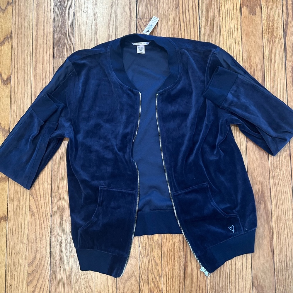 Victoria’s Secret Velour Sweater Size M NWT